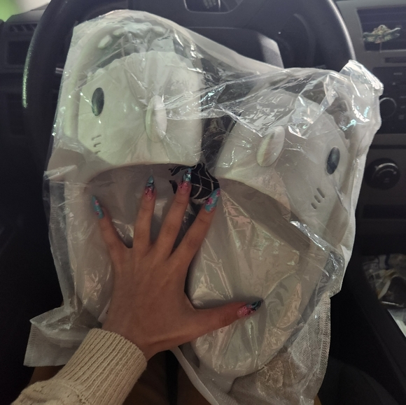 Shark Slides- size 14/15 - Picture 4 of 4